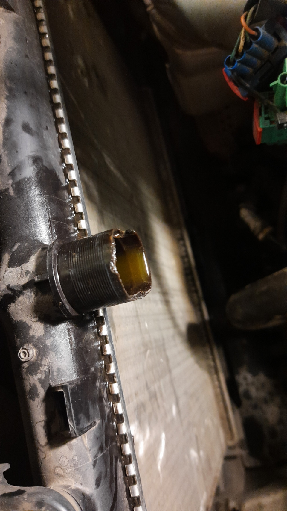 Надулся патрубок, крышка расширительного бачка — Citroen C4 (2G), 1,6 л ...