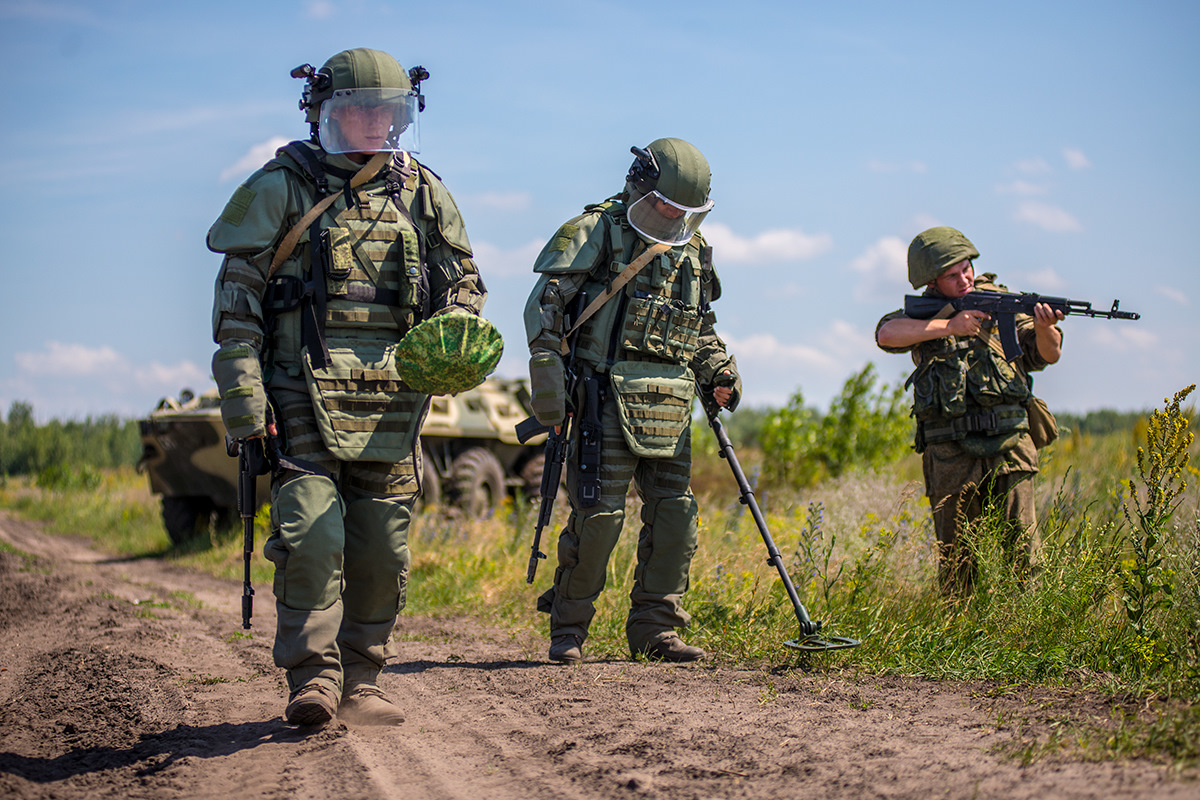 Ведение военного. Инженерная разведка ИРД. Саперные войска РФ. Сапёр военный. Разведчик сапер.