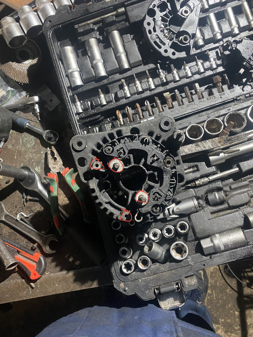 Типо если кому надо номер, вот. Генератор Bosch — Volkswagen Golf Mk4