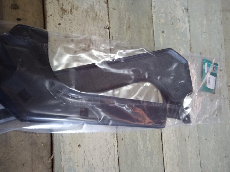 Передние накладки на ковролин — Renault Logan (1G), 1,4 л, 2011 года ...