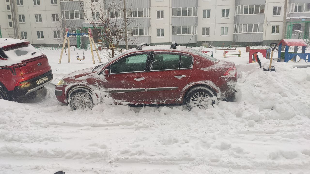Фото припаркованных авто. Фото припаркованных авто