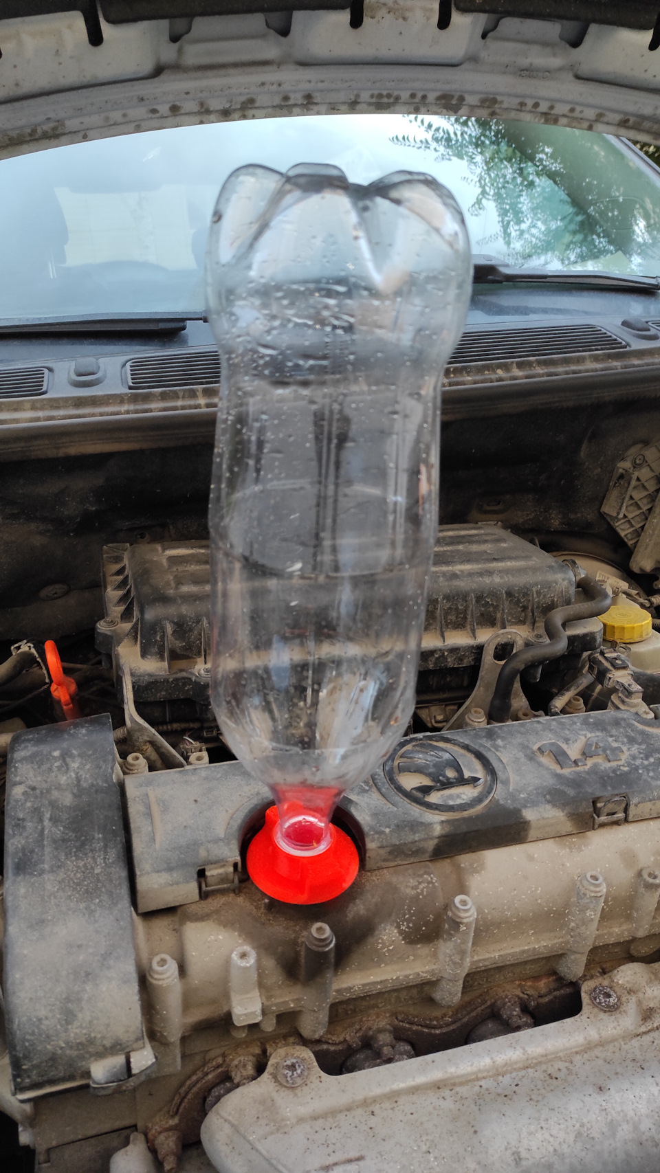 #1 Воронка для заливки масла — Skoda Fabia Mk2, 1,4 л, 2013 года ...