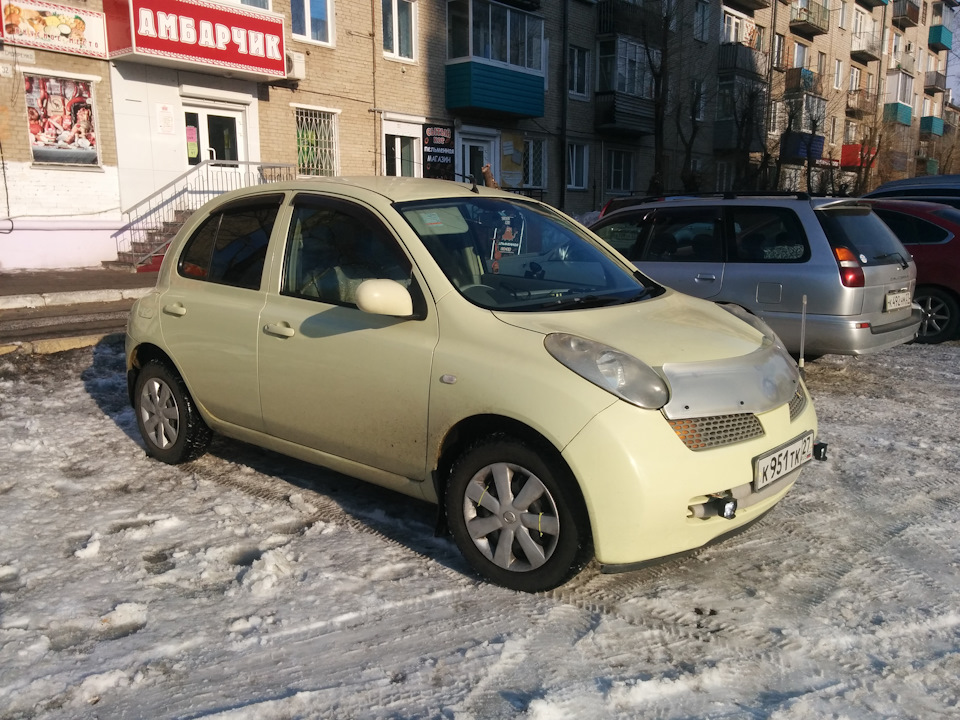 Марч хабаровск. Nissan March 12. Ниссан Марч к12. Ниссан Марч 2002. Ниссан Марч 2.