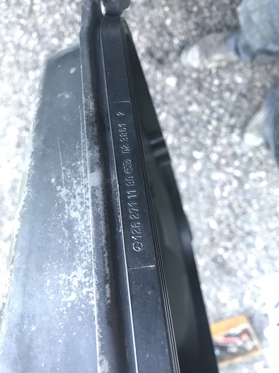 Номерок — Mercedes-Benz S-Class (W126). Запчасти на фото: 7293820