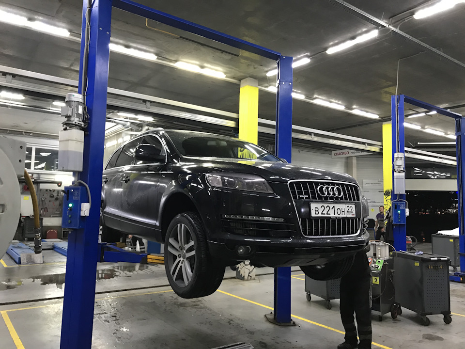 Фото в бортжурнале Audi Q7 (1G)