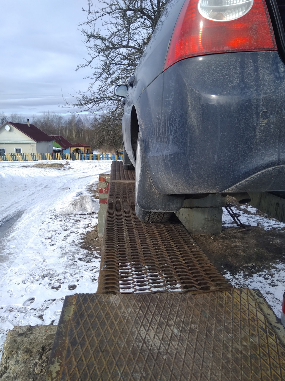 Колеса домиком. Действие первое. Подготовительное. — Ford Focus II Sedan,  1,6 л, 2010 года | другое | DRIVE2