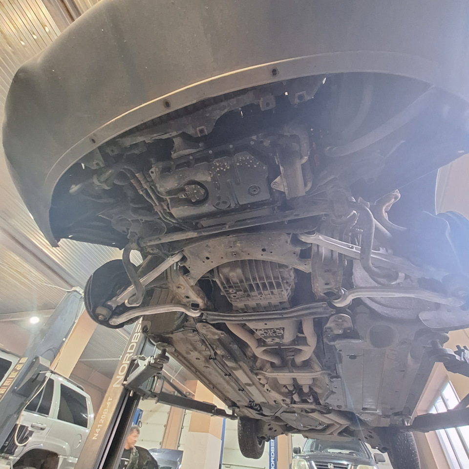 Передние рычаги подвески — Audi A6 (C6), 2,8 л, 2011 года | плановое ТО ...
