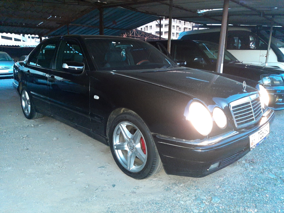 Заменил зеркала и пороги — Mercedes-Benz E-class (W210), 2,8 л, 1996 ...