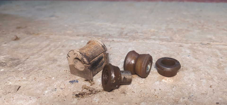 Причина стука сзади — Chevrolet Niva (1G), 1,7 л, 2014 года | своими ...