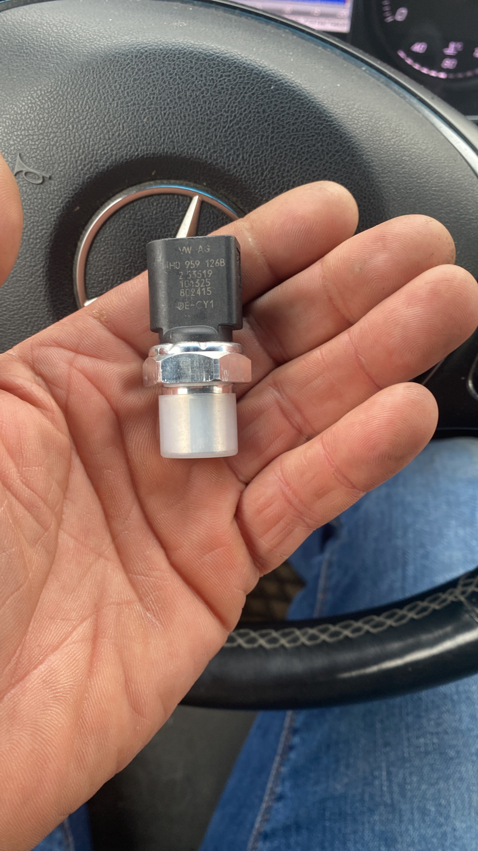 Замена датчика давления кондиционера — Porsche Macan, 2 л, 2017 года ...