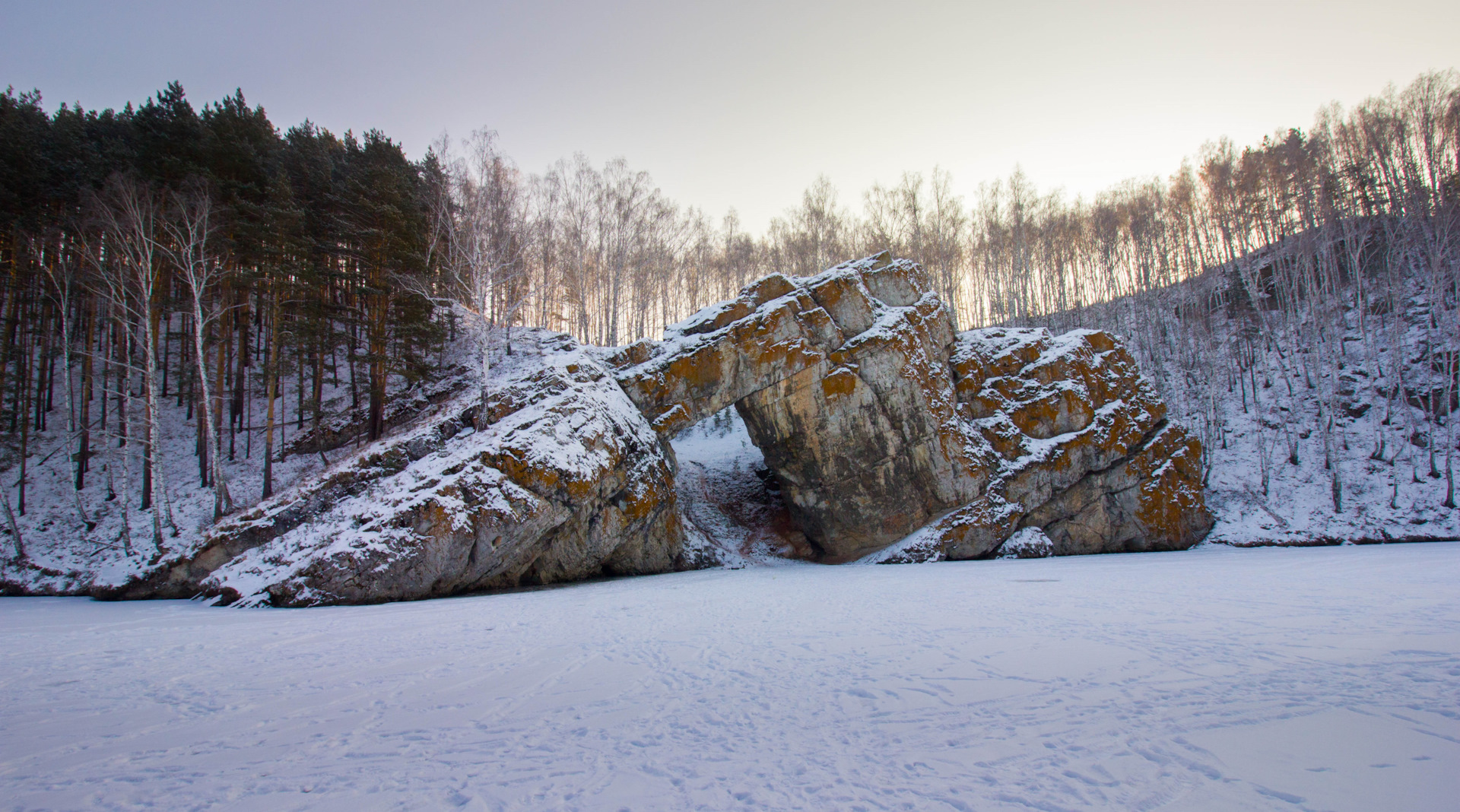Каменные ворота Каменск Уральский зимой