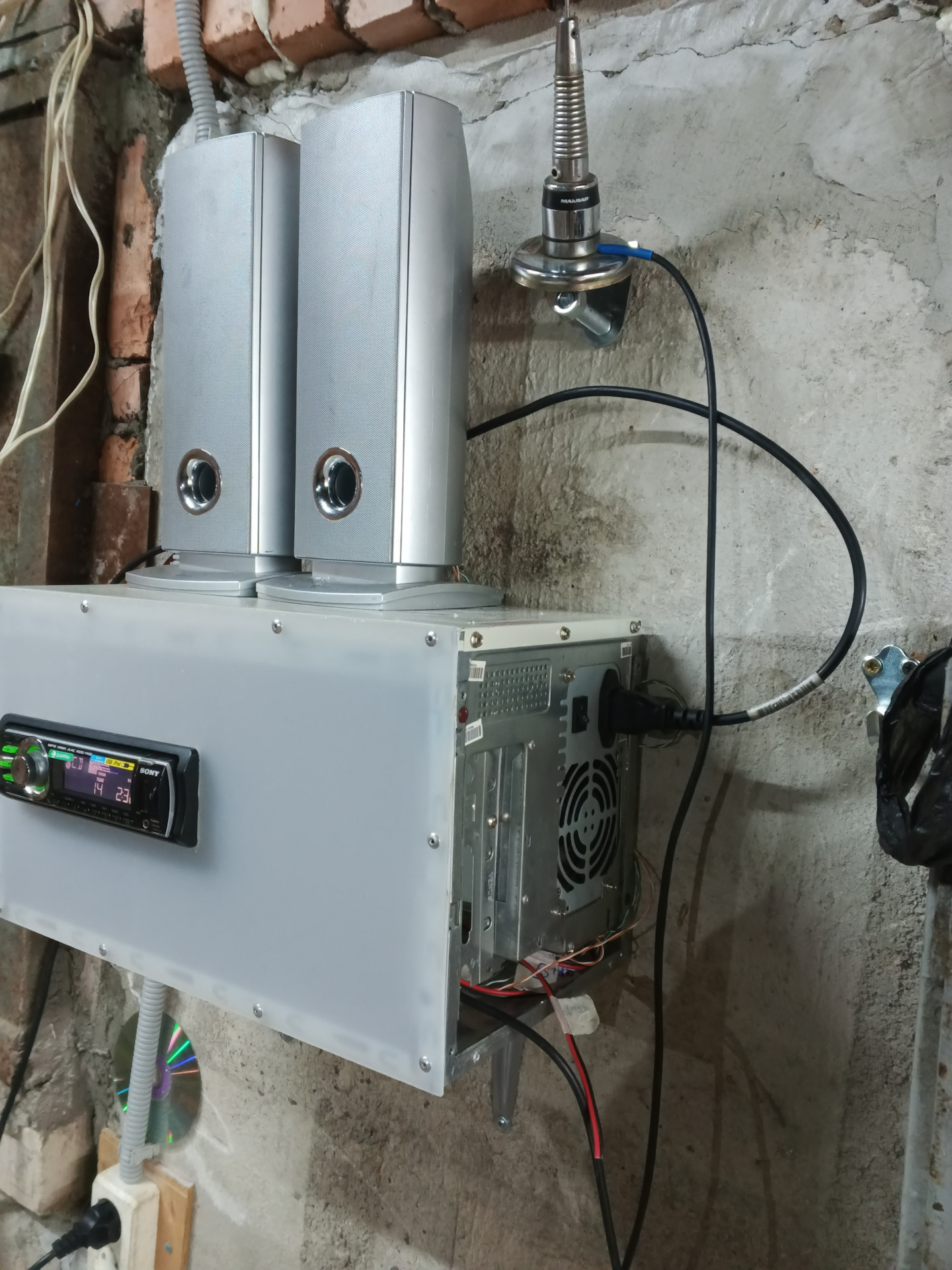 Магнитола в гараже — Chevrolet TrailBlazer (2G), 2,8 л, 2014 года ...