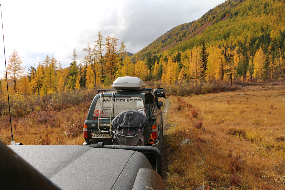 Всё. Спустились.Самый сложный участок маршрута остался позади. — Toyota Land Cruiser 80