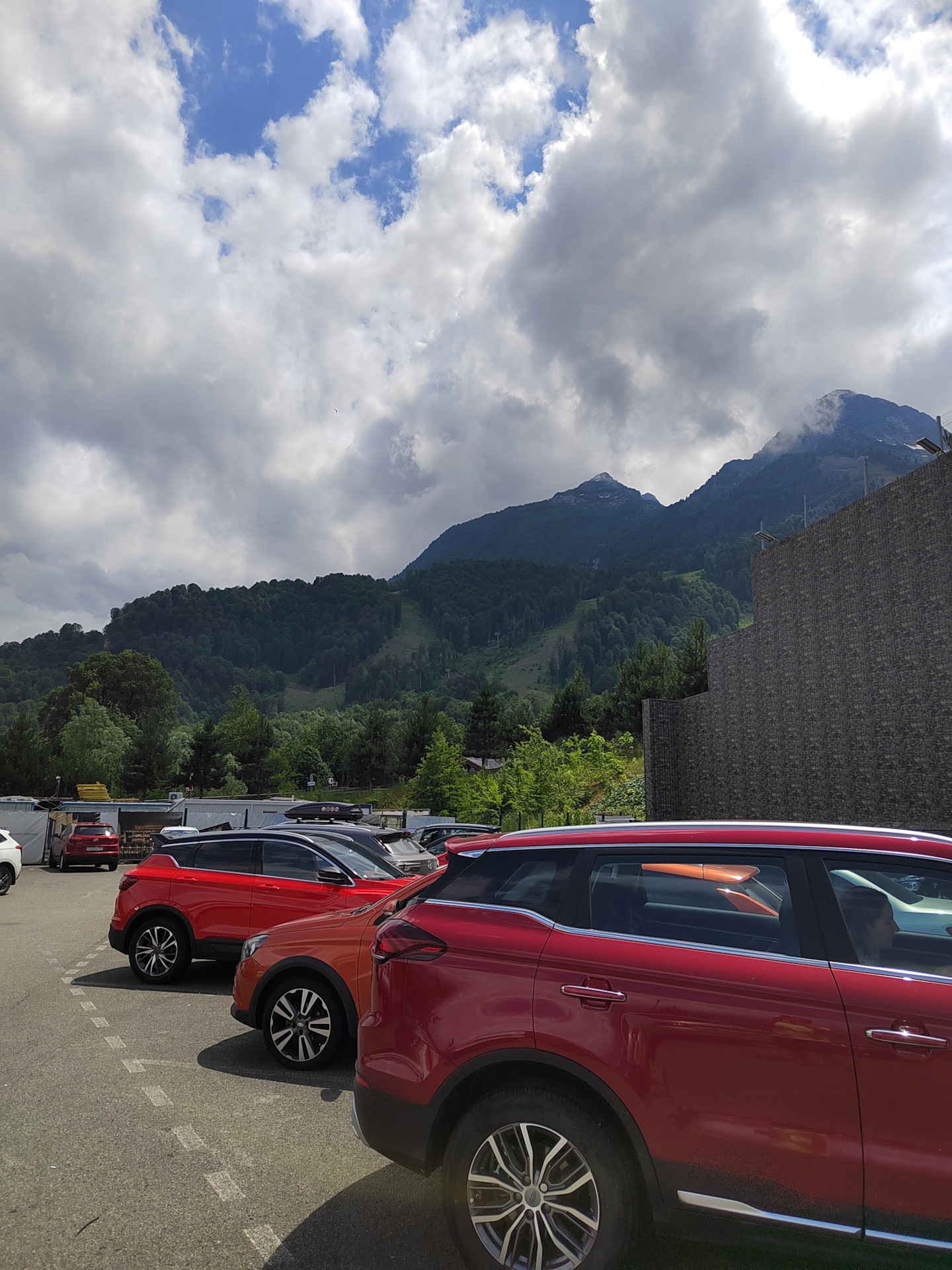 Странный запах сцепления — Geely Atlas Pro, 1,5 л, 2024 года ...