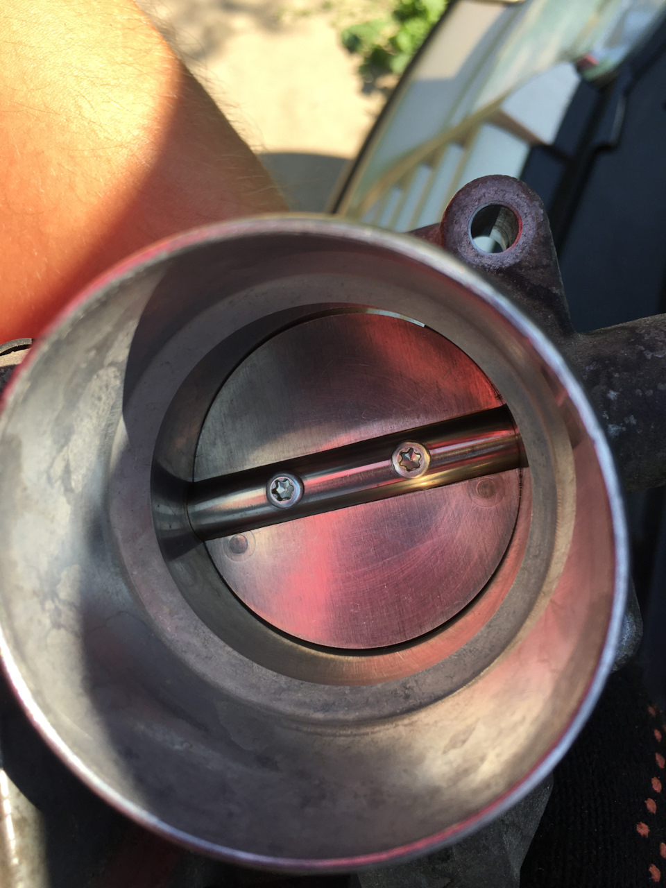 Почистил дроссельную заслонку — Volkswagen Bora, 1,6 л, 2001 года ...