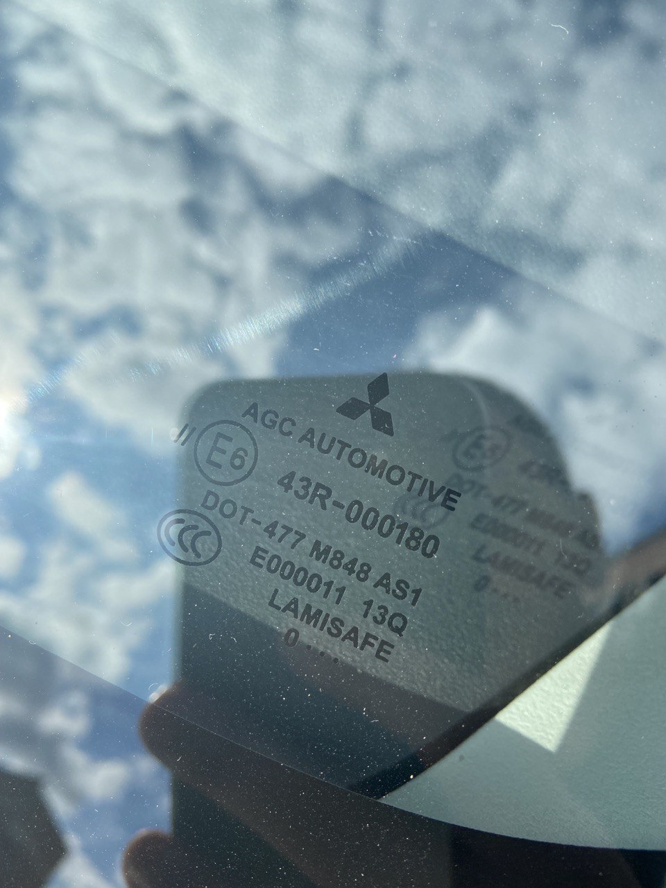 Замена лобового стекла. Mitsubishi E6 — Mitsubishi Lancer X, 2 л, 2008