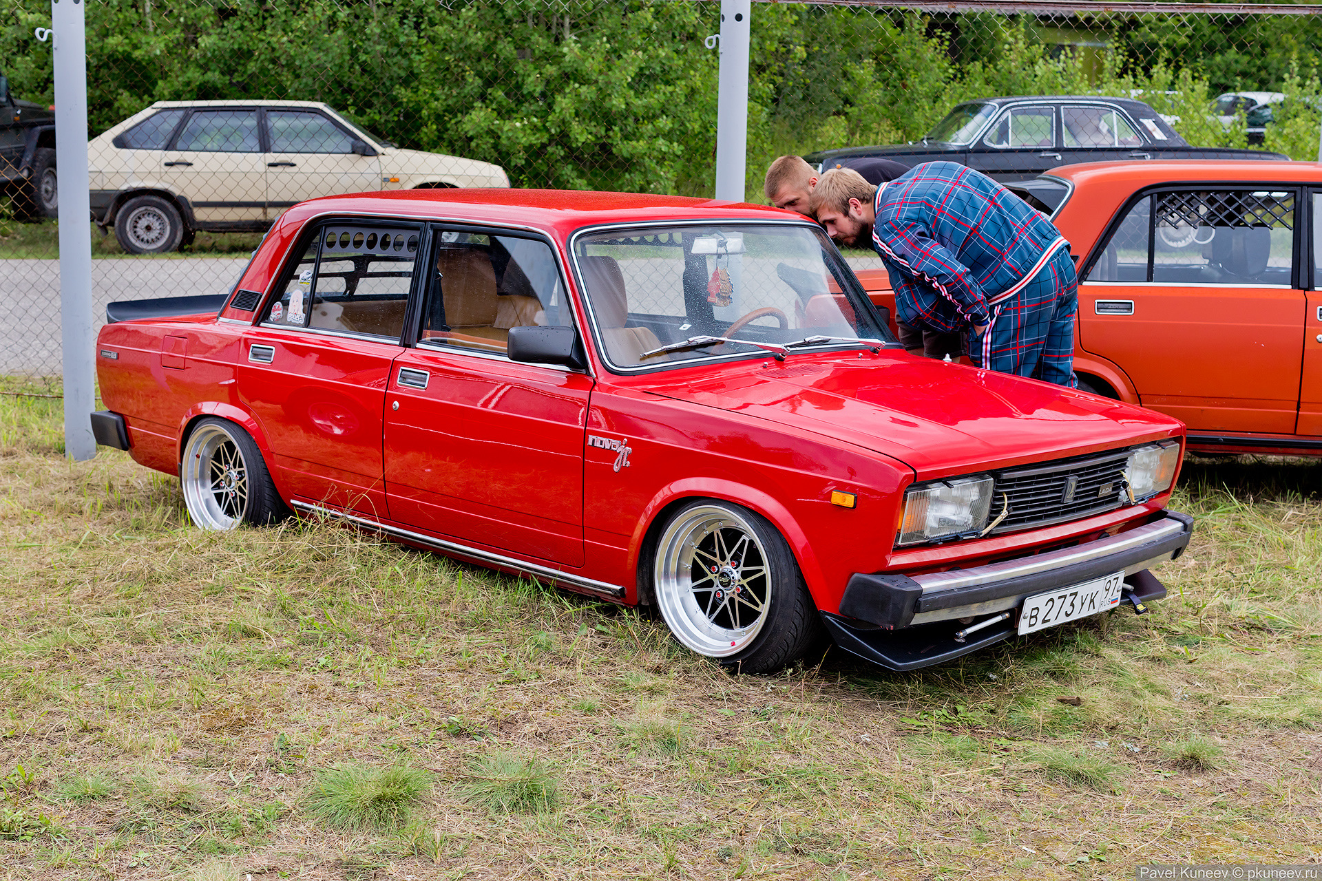 Классику без. ВАЗ 2105 хэтчбек. 2105 Lada 1981. ВАЗ 2105 красная. ВАЗ 2105 1.3.