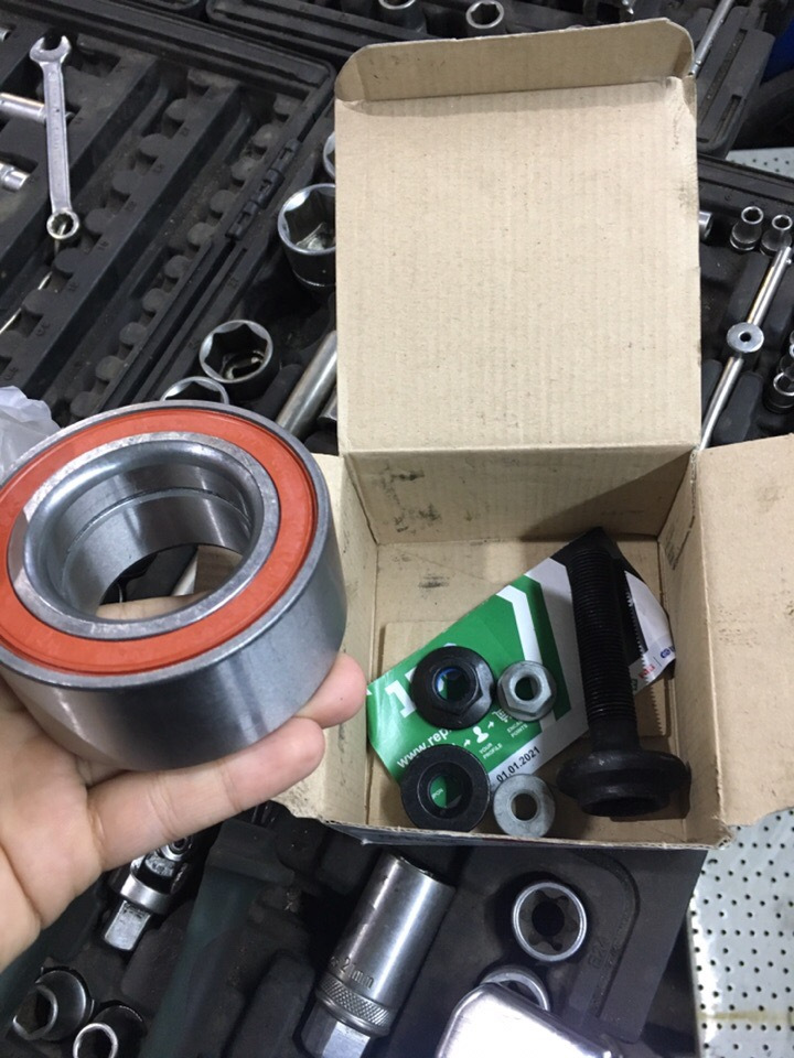 WHT001453 Винт установочный VAG | Запчасти на DRIVE2