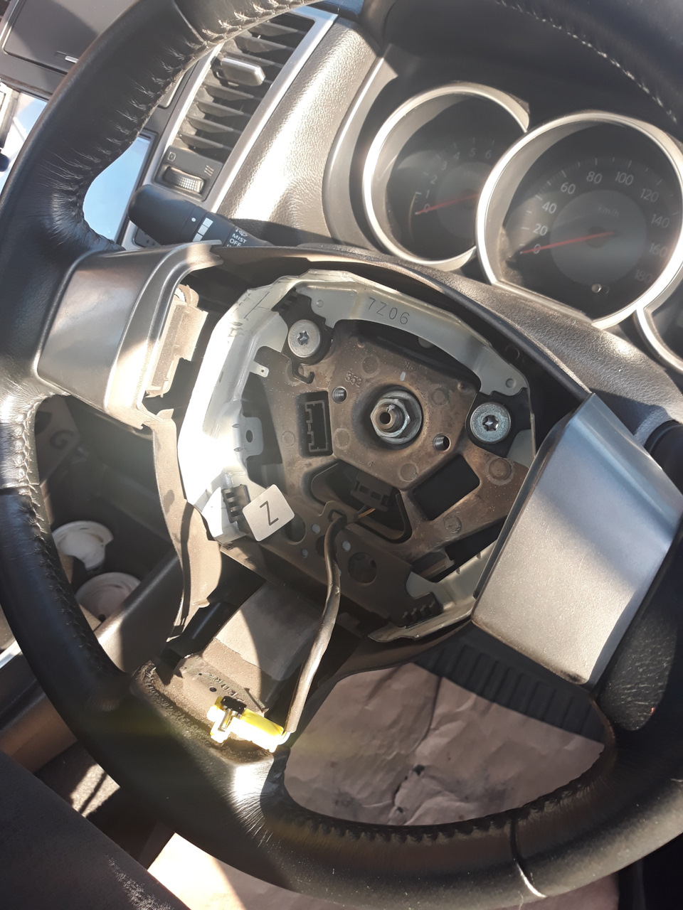 Фото в бортжурнале Nissan Tiida (1G)