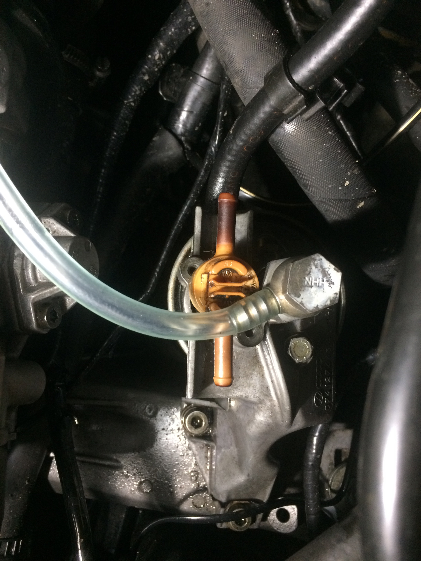 Клапан обратки — Audi A6 Avant (C4), 2,5 л, 1995 года | своими руками ...