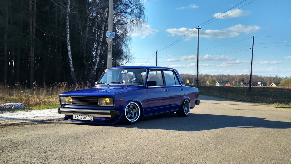 Lada 2105 stance