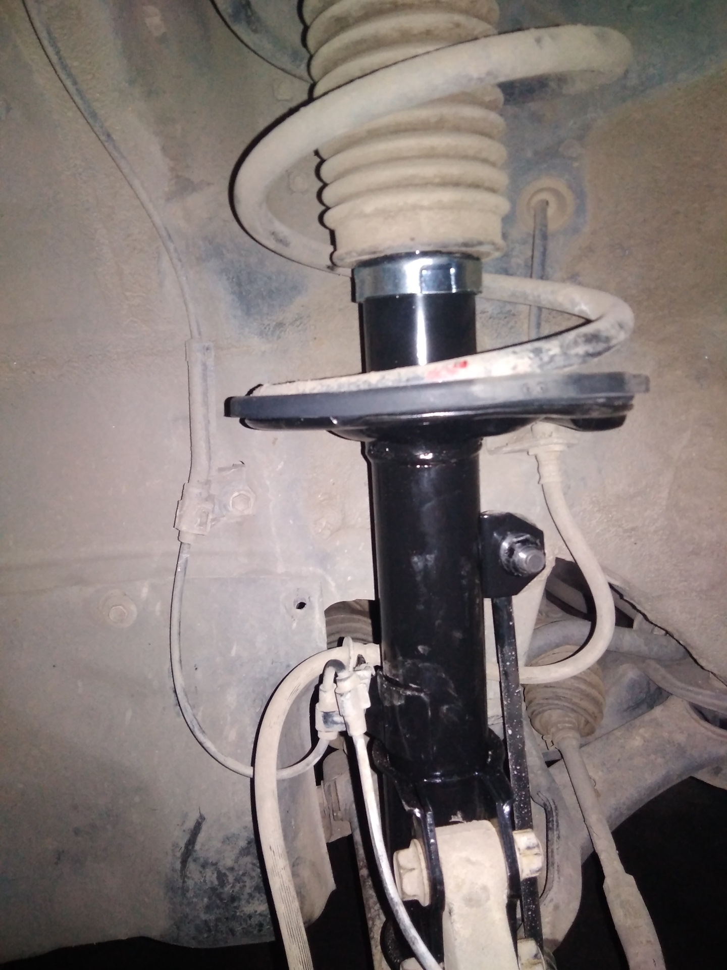 замена передних амортизаторов тойота. замена передних амортизаторов тойота. замена передних амортизаторов тойота. пыльник стойки амортизатора тойота королла 150. замена передних амортизаторов тойота.