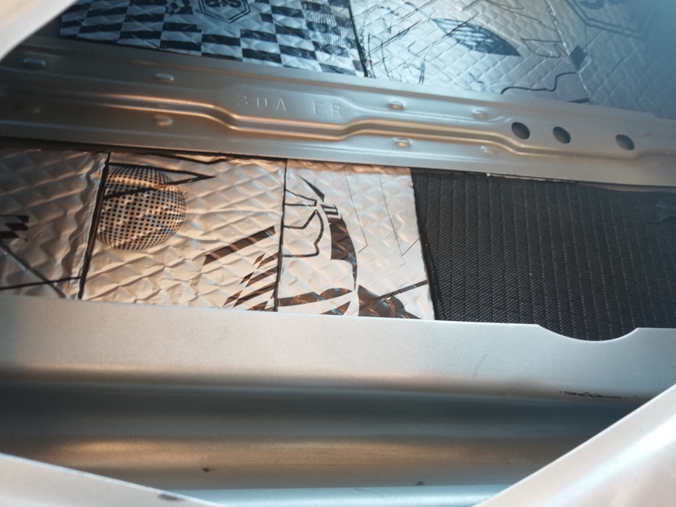 Шумоизоляция. Начало. — Toyota Prius V, 1,8 л, 2013 года | своими ...