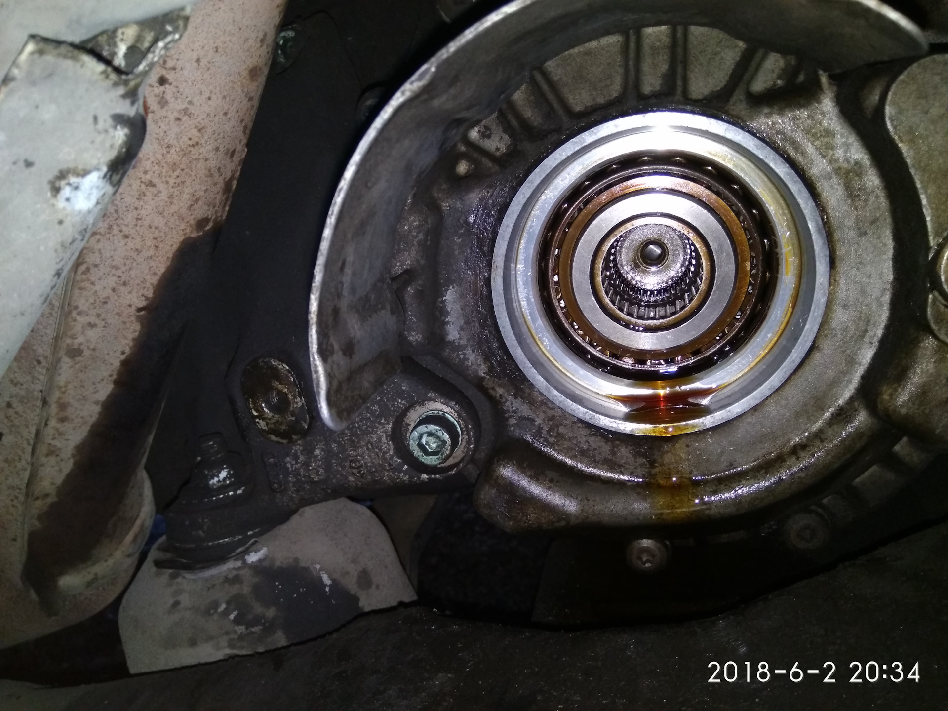 замена сальника правой полуоси