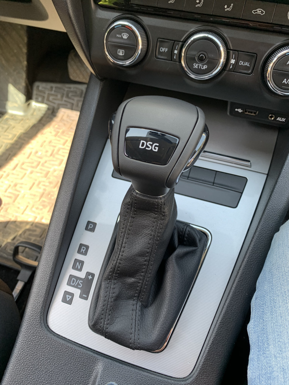 Ручка кпп от kodiaq — Skoda Octavia A7 Mk3, 1,8 л, 2015 года | стайлинг ...