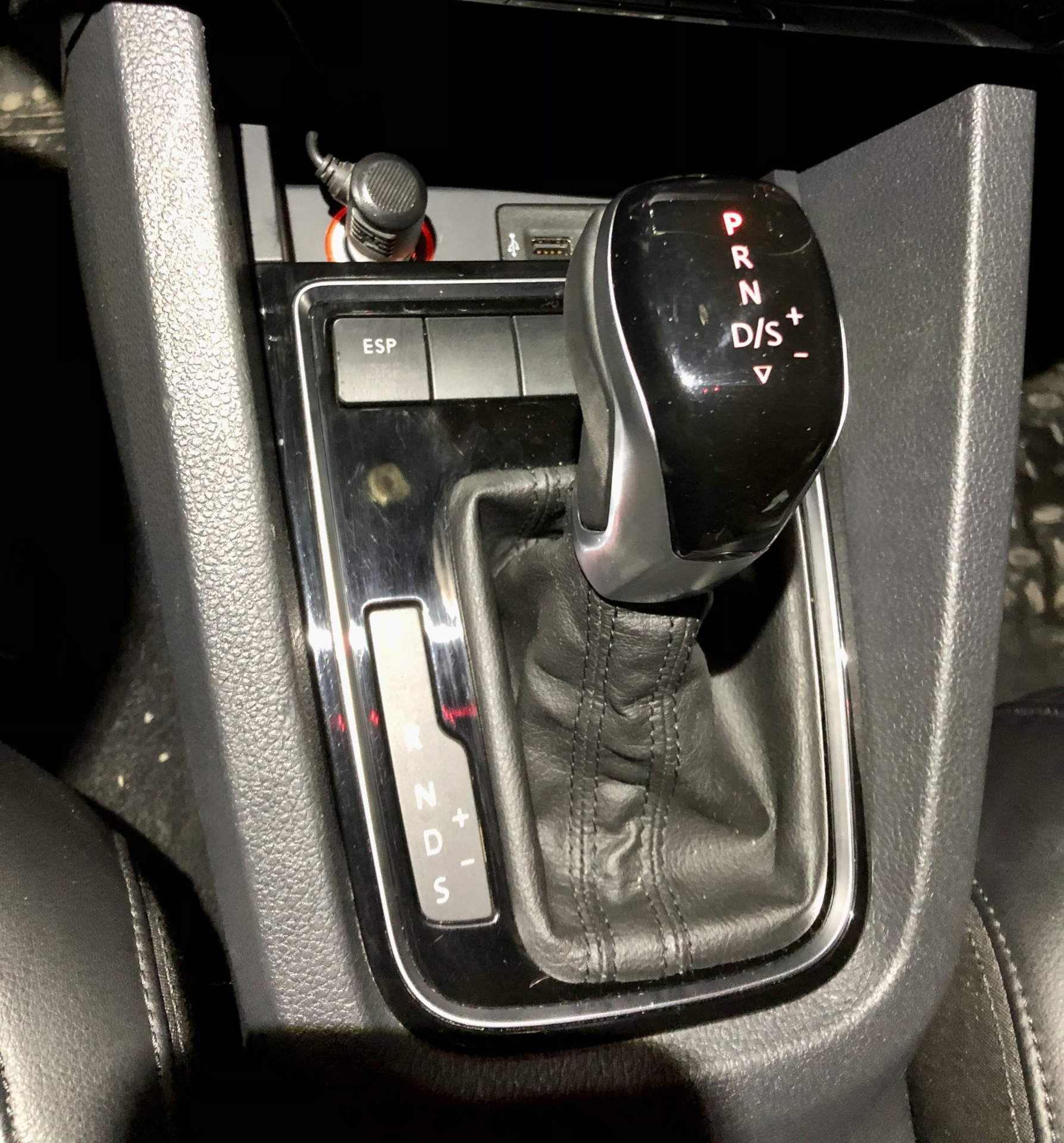 Jetta акпп. Ручка АКПП на Фольксваген гольф 2 1990. Джетта 6 ручка АКПП led. Пассат 2021 ручка АКПП. Ручка АКПП MANOVER mr7000074.