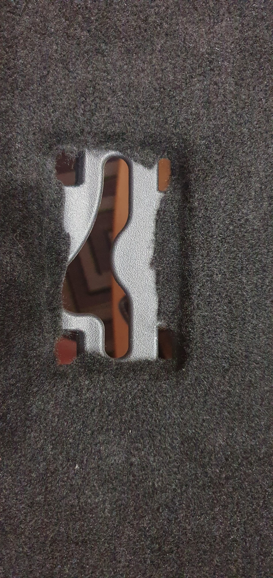 Перетянул обшивку задней двери карпетом — Toyota Prius (50), 1,8 л ...