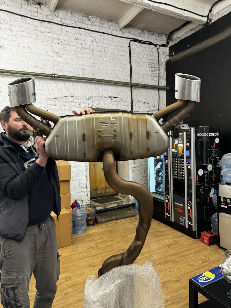 4 tp 304 astm a312. корнет духовой музыкальный инструмент. звучат трубы. труба корнет музыкальный инструмент. трубы втз тпц 3.