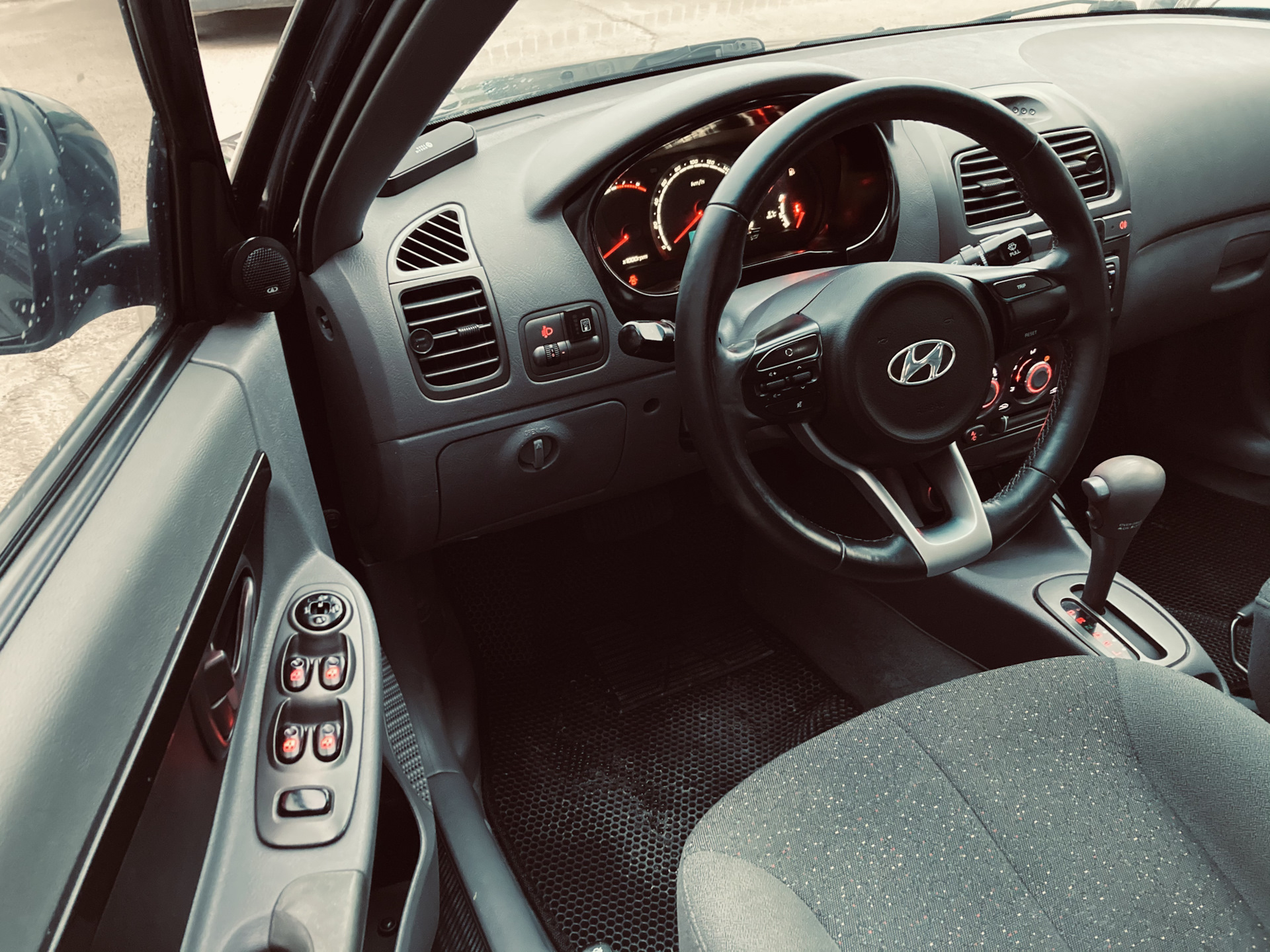 Руль от Kia в Hyundai Accent