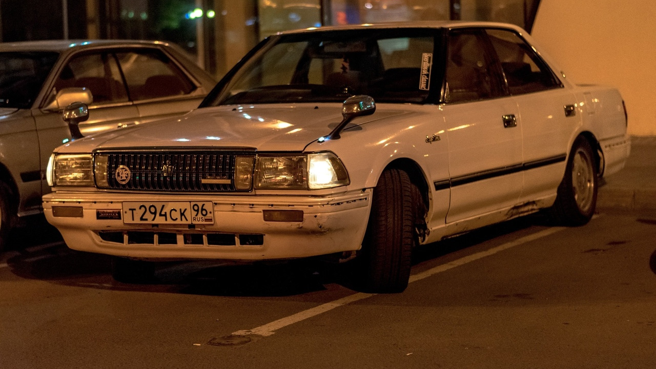 Crown старый. Toyota crown gs131 универсал. Toyota crown 80 кузов. Toyota crown s120. тойота краун s120.