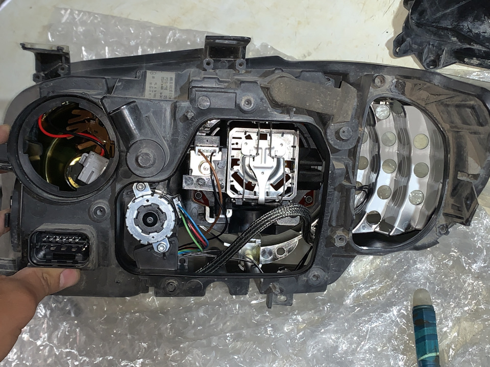 Фара правая биксенон BMW E90 рест на BMW 3 series (E90). Б/у | 20 000 ...