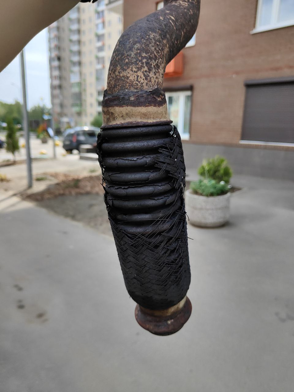 Замена приемной трубы выпускной системы с гофрой — Citroen C4 (2G), 1,6 ...