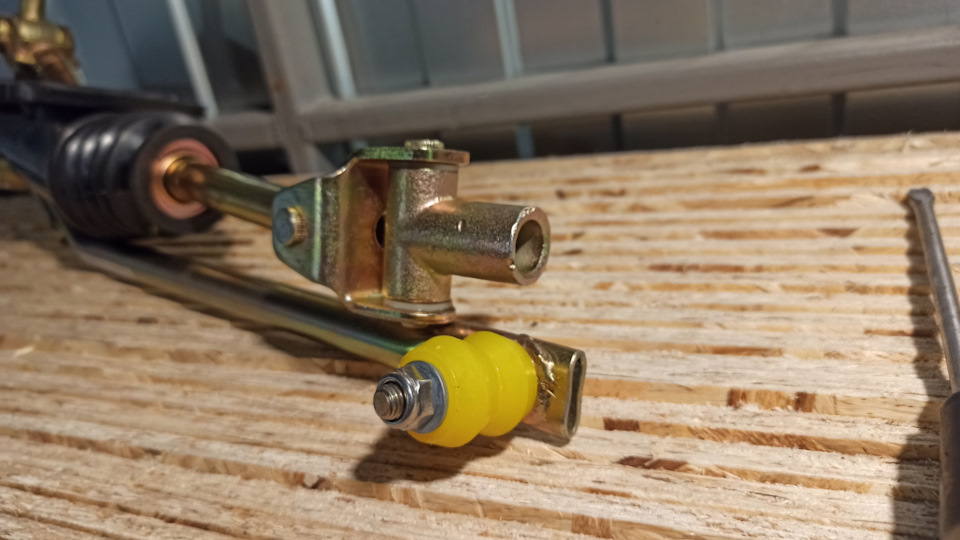 Новые запчасти на москвич святогор