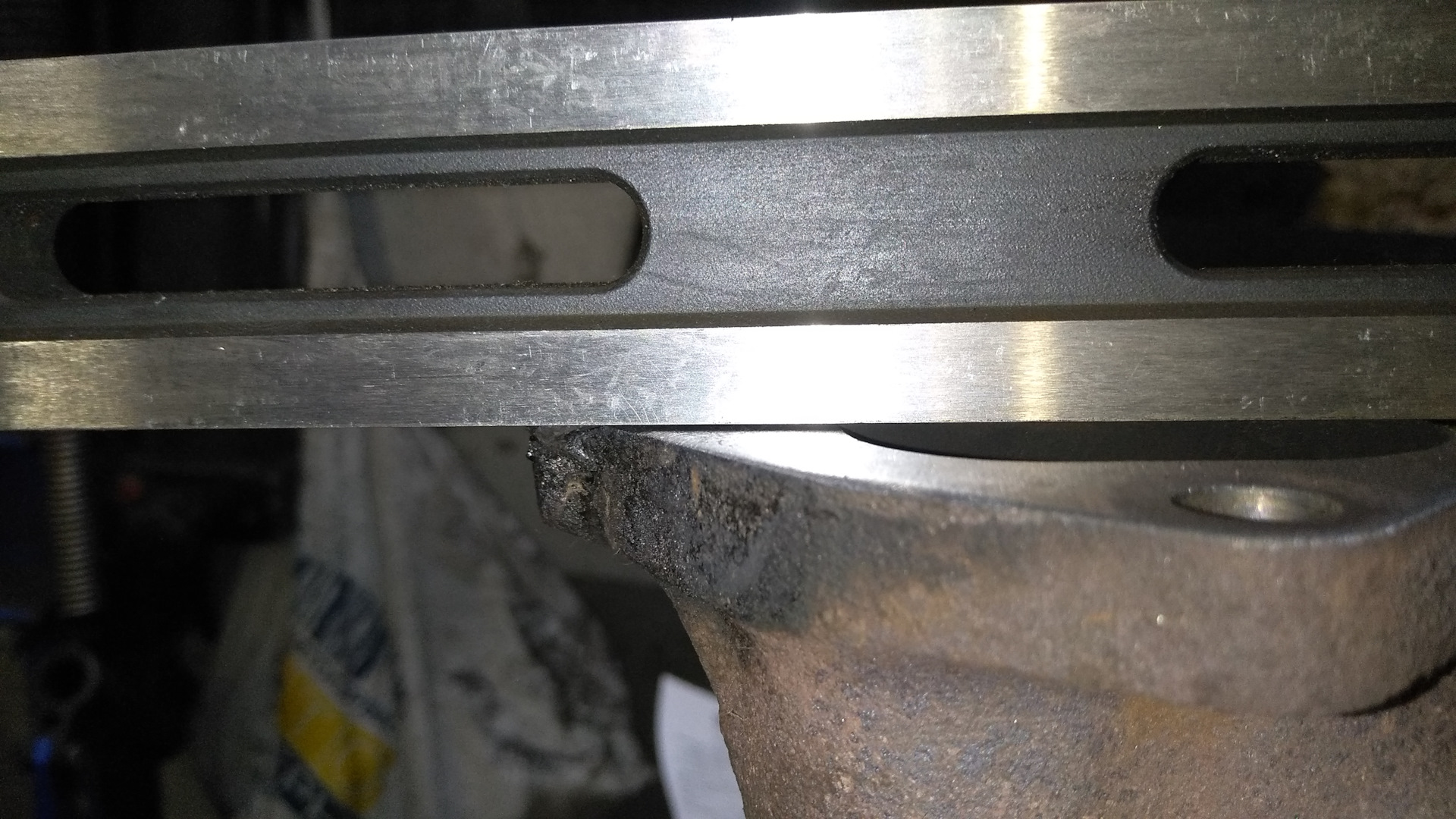 Пробило прокладку выпускного коллектора — Great Wall Hover, 2 л, 2014 ...