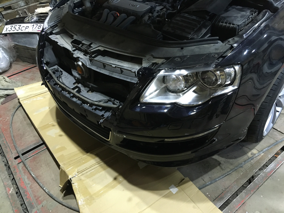 Бампер на месте — Volkswagen Passat B6