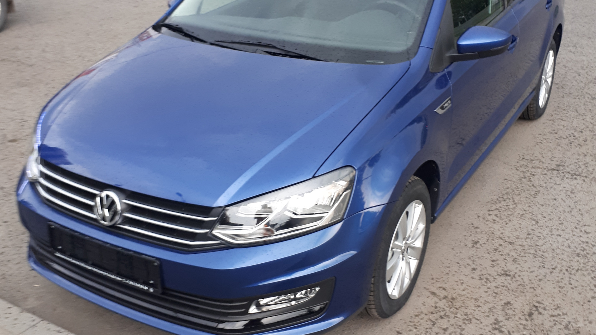 Volkswagen Polo sedan connect