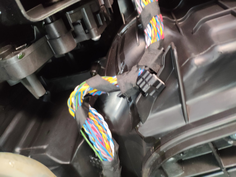 Help. Течь антифриза из под торпеды. — BMW 5 series (F10), 2 л, 2013 ...