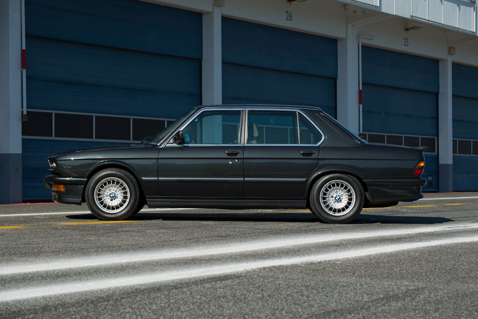 BMW m5 e28 1985