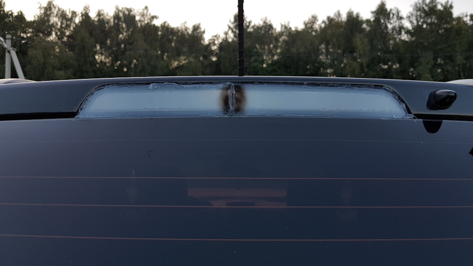 Заглушка удалась на все 100%. Края заглушки по периметру еще раз промазываем герметиком. — KIA Sorento (2G)