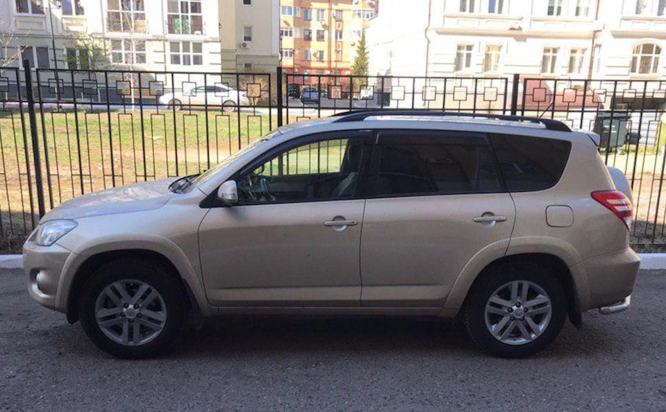 Восстановил родные диски и перекрасил на RAV4 Gold — Toyota RAV4 (III ...