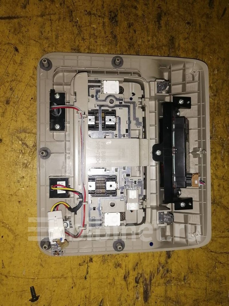Как убрать затенение часов при включении габаритов? — Nissan Presage ...