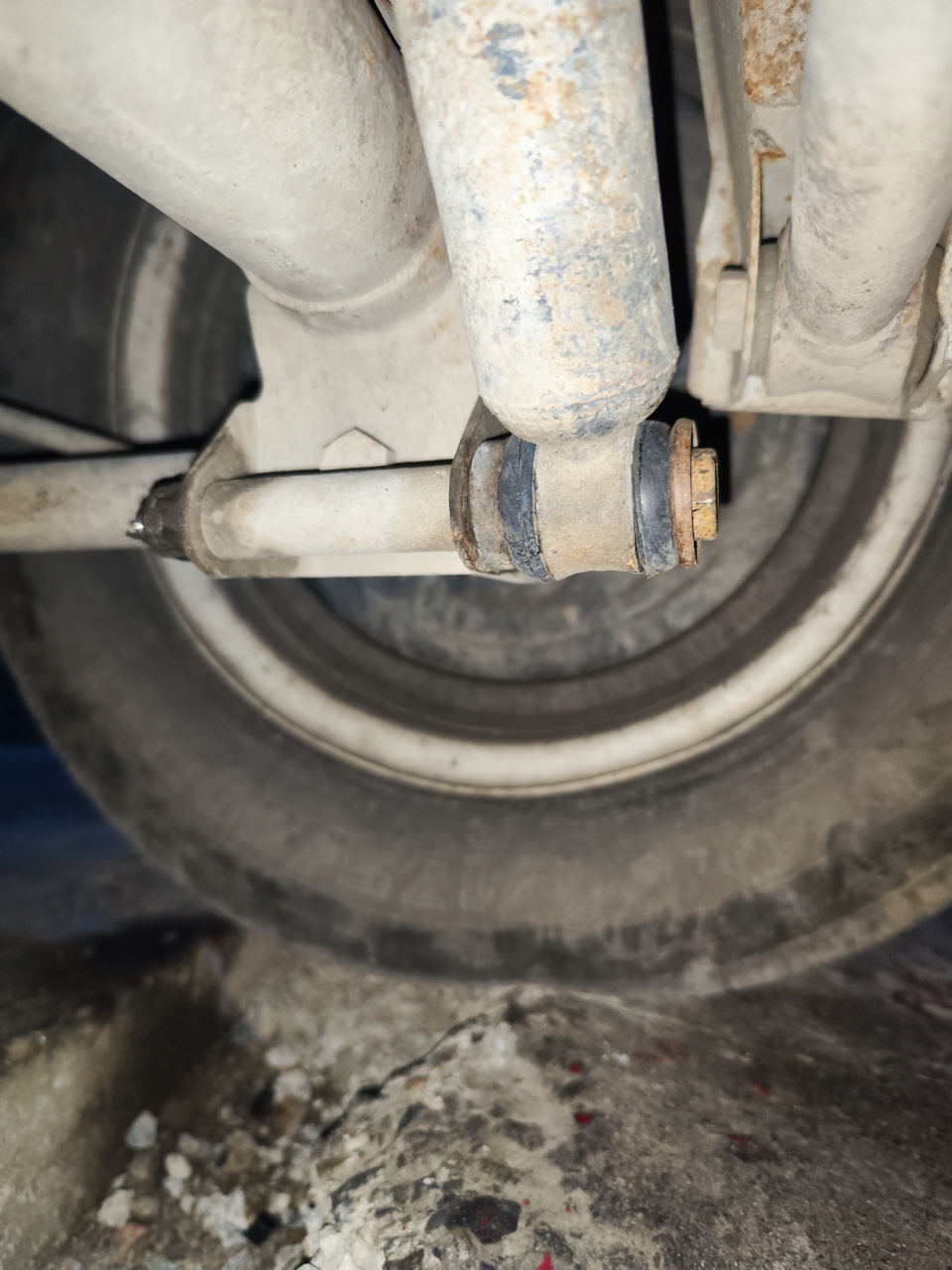 Опять замена нижних резинок амортизатора заднего правого, что за ...