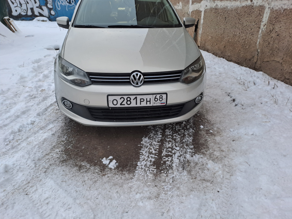 Заменил фары - Volkswagen Polo Sedan, 1,6 л, 2011 года запчасти DRIVE2