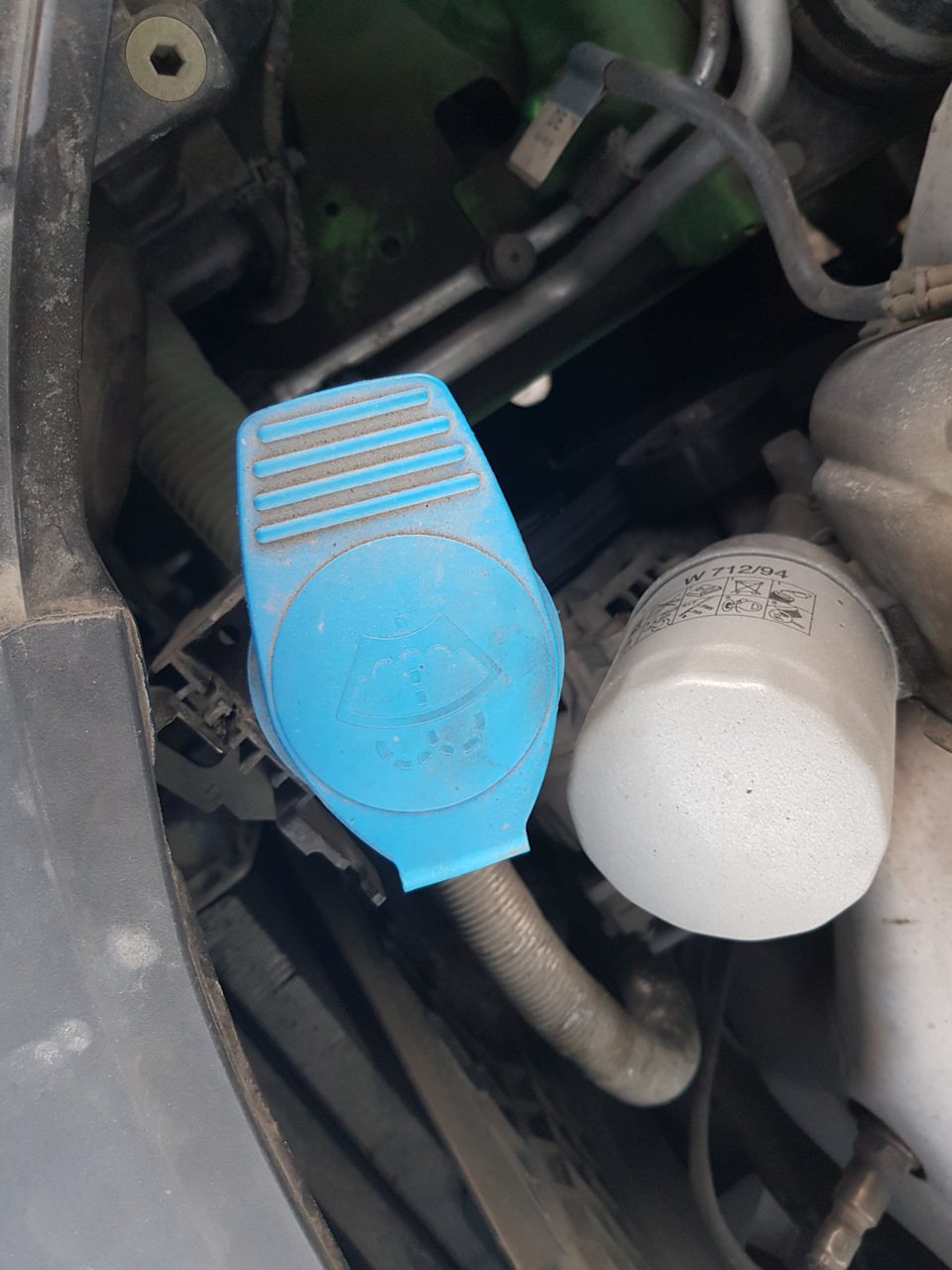 Новая крышка для бачка омывайки — Skoda Fabia Mk2, 1,6 л, 2012 года ...