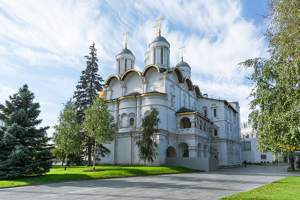 Собор двенадцати апостолов московского кремля