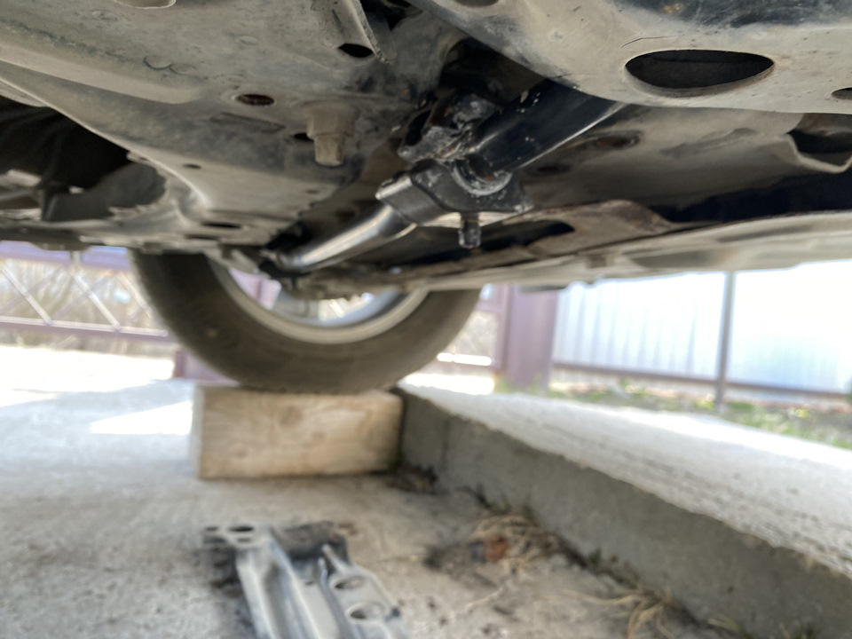 Втулки стабилизатора — Toyota RAV4 (IV), 2 л, 2013 года | своими руками ...